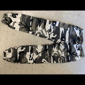 Camp cargo pants